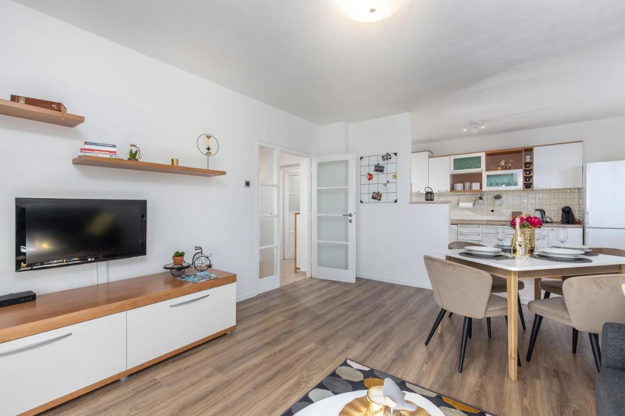 Apartment In Rijeka Buitenkant foto
